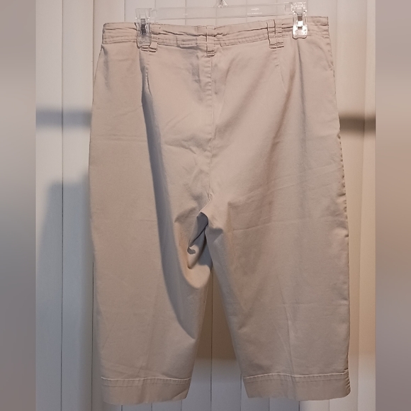💰White Stag Ladies Stretch Capri Pants Pedal Pushes - Picture 2 of 3